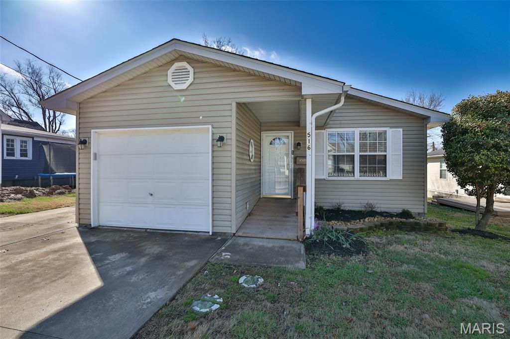516 Thomas Street, Edwardsville, IL 62025