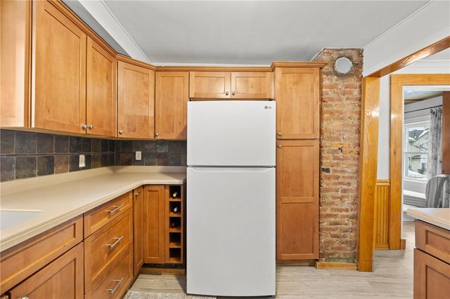 43 Oberlin St, Irondequoit, NY 14622