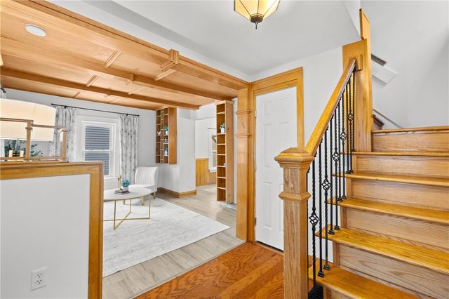 43 Oberlin St, Irondequoit, NY 14622