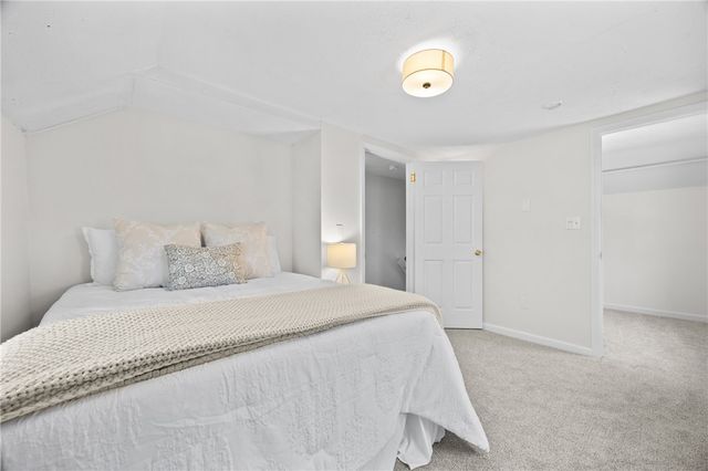 43 Oberlin St, Irondequoit, NY 14622