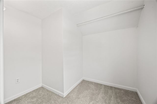 43 Oberlin St, Irondequoit, NY 14622