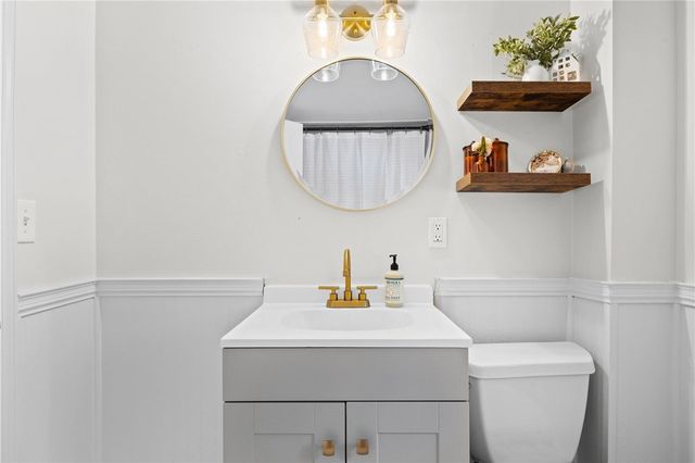 43 Oberlin St, Irondequoit, NY 14622