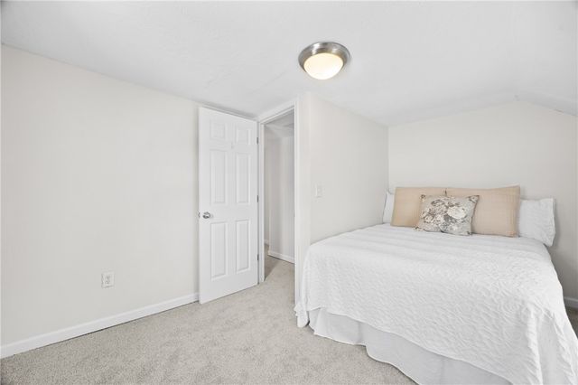 43 Oberlin St, Irondequoit, NY 14622