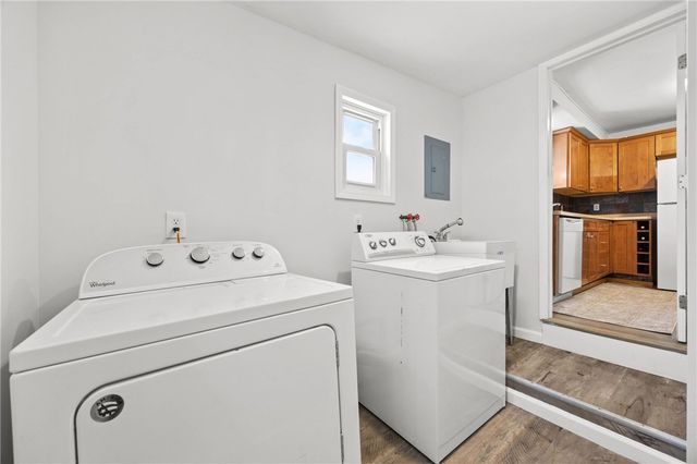 43 Oberlin St, Irondequoit, NY 14622