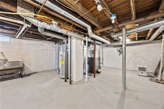 43 Oberlin St, Irondequoit, NY 14622