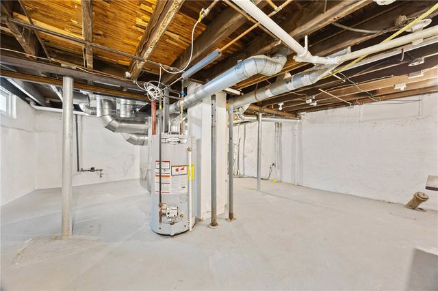 43 Oberlin St, Irondequoit, NY 14622