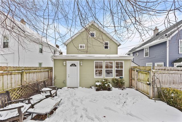 43 Oberlin St, Irondequoit, NY 14622