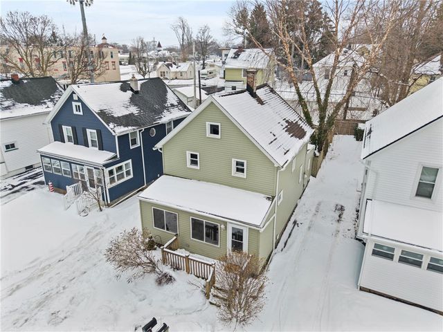 43 Oberlin St, Irondequoit, NY 14622