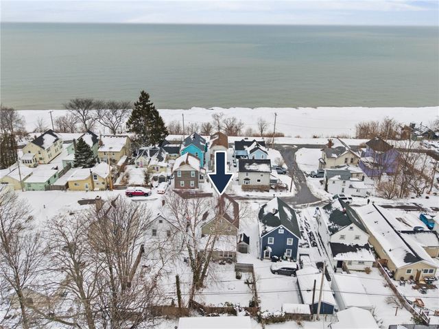 43 Oberlin St, Irondequoit, NY 14622