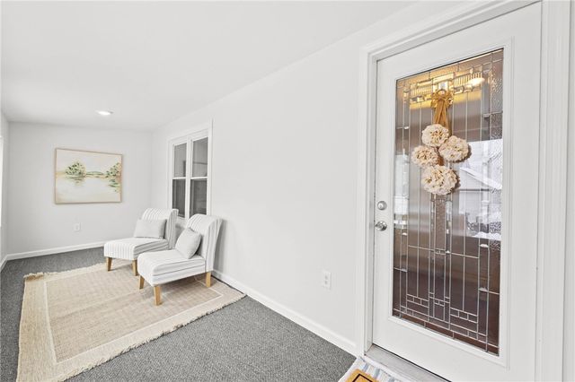 43 Oberlin St, Irondequoit, NY 14622