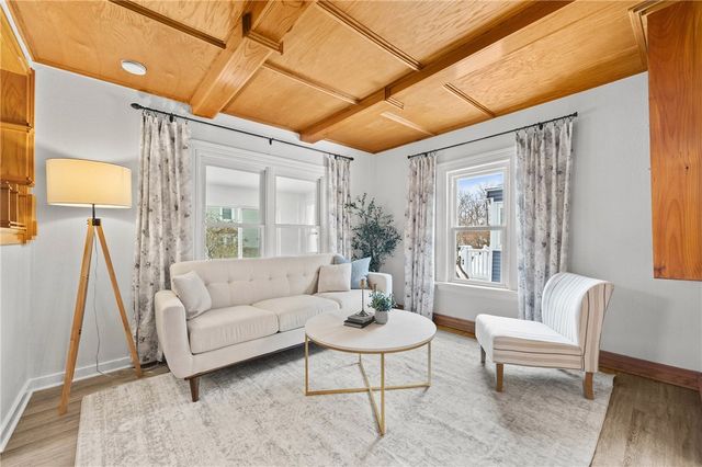 43 Oberlin St, Irondequoit, NY 14622