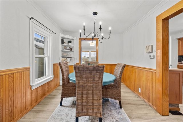 43 Oberlin St, Irondequoit, NY 14622