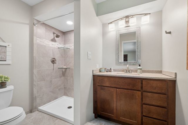 417 Manor Court B, New Lenox, IL 60451