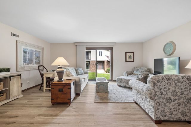 417 Manor Court B, New Lenox, IL 60451