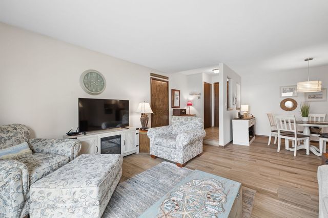 417 Manor Court B, New Lenox, IL 60451