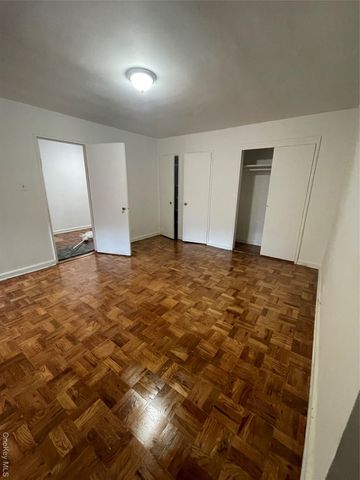 83-40 Austin Street 2 j, Kew Gardens, NY 11415