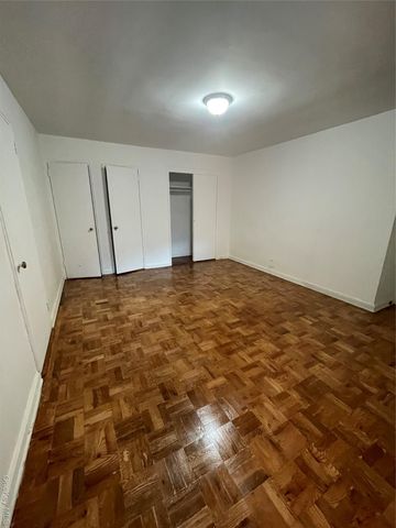 83-40 Austin Street 2 j, Kew Gardens, NY 11415