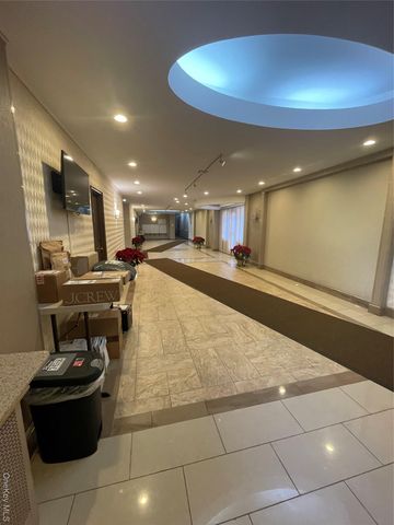 83-40 Austin Street 2 j, Kew Gardens, NY 11415