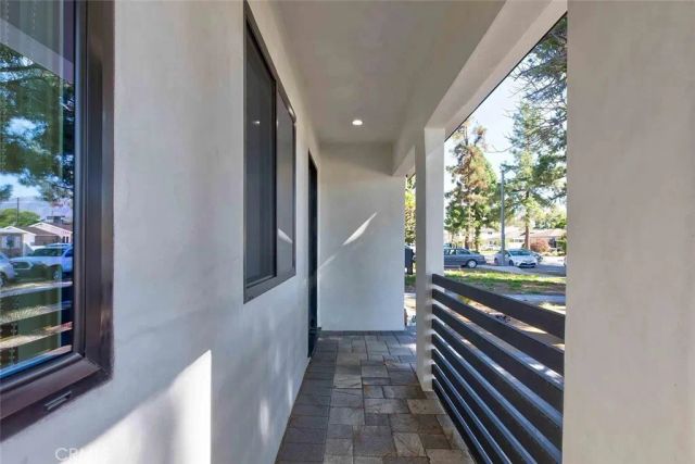 1613 N Niagara Street, Burbank, CA 91505