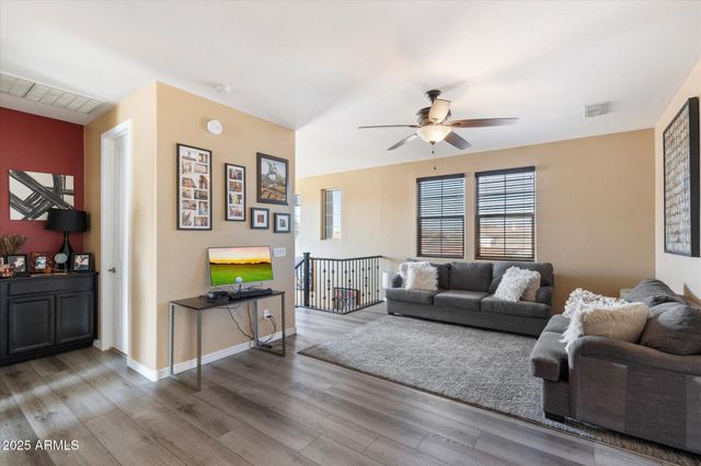 2901 E IRIS Drive, Chandler, AZ 85286