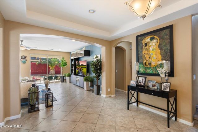 2901 E IRIS Drive, Chandler, AZ 85286