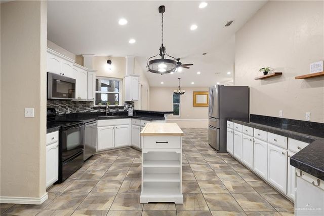 21201 Buck Fawn Drive, Edinburg, TX 78542