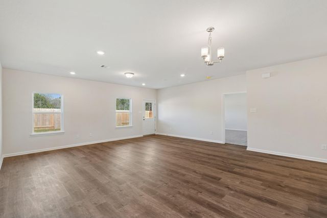 648 Woodhaven Lakes Drive, La Marque, TX 77568