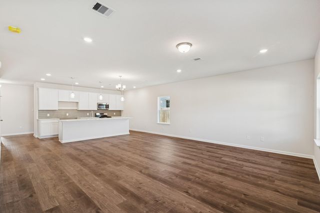 648 Woodhaven Lakes Drive, La Marque, TX 77568