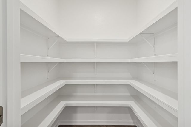 648 Woodhaven Lakes Drive, La Marque, TX 77568