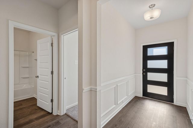 648 Woodhaven Lakes Drive, La Marque, TX 77568