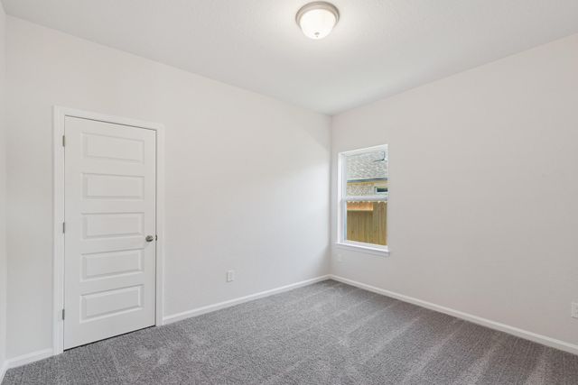 648 Woodhaven Lakes Drive, La Marque, TX 77568