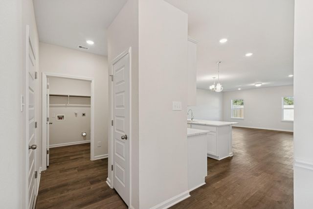 648 Woodhaven Lakes Drive, La Marque, TX 77568