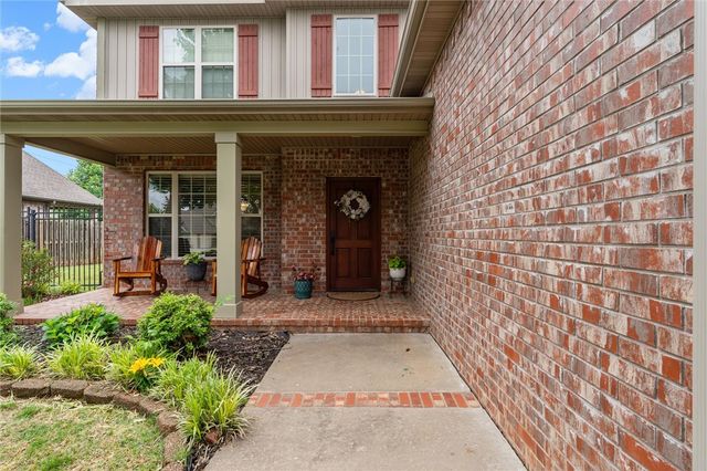 4299 W Morning Mist Drive, Fayetteville, AR 72704
