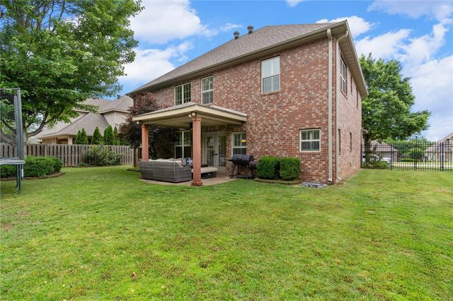 4299 W Morning Mist Drive, Fayetteville, AR 72704