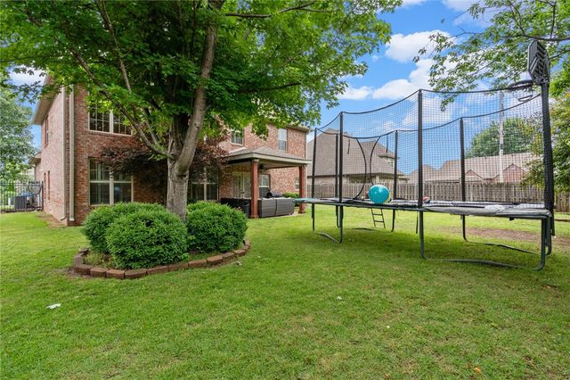 4299 W Morning Mist Drive, Fayetteville, AR 72704