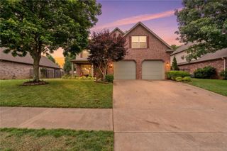 4299 W Morning Mist Drive, Fayetteville, AR 72704