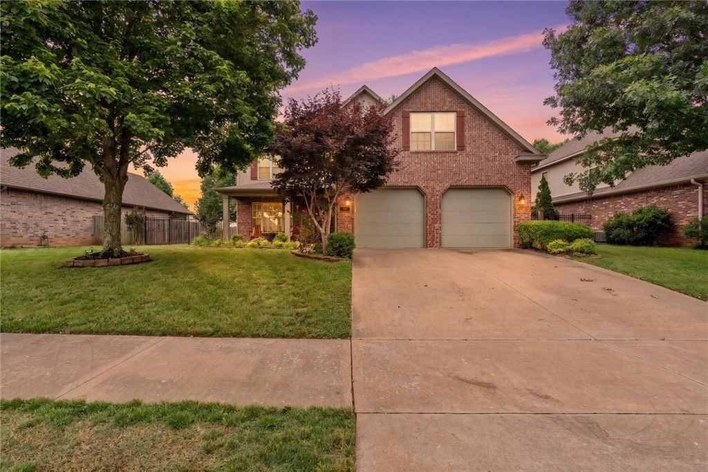 4299 W Morning Mist Drive, Fayetteville, AR 72704