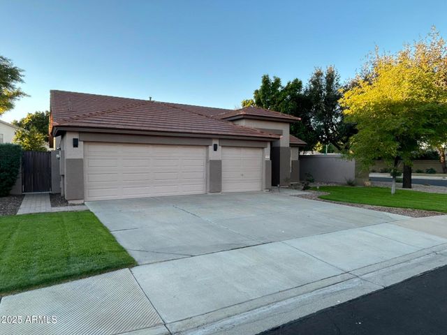 5505 E GABLE Avenue, Mesa, AZ 85206