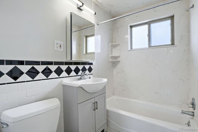 422 S clarkson 4, Denver, CO 80209