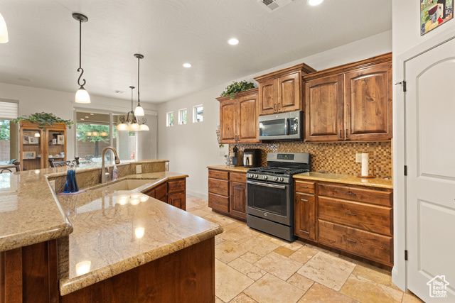 2701 BELLA SOL DR, Santa Clara, UT 84765