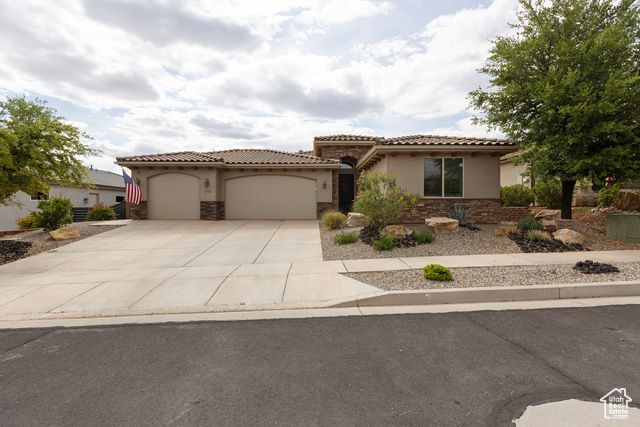 2701 BELLA SOL DR, Santa Clara, UT 84765