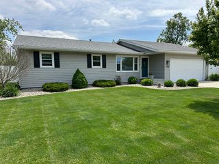 530 N Van Buren Avenue, Bradley, IL 60915