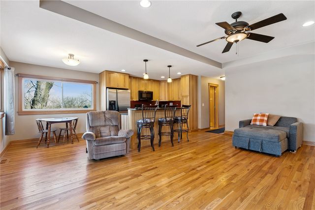 1338 Parkwood Drive SE, Cedar Rapids, IA 52403