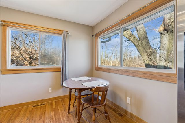 1338 Parkwood Drive SE, Cedar Rapids, IA 52403