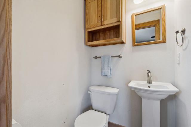 1338 Parkwood Drive SE, Cedar Rapids, IA 52403