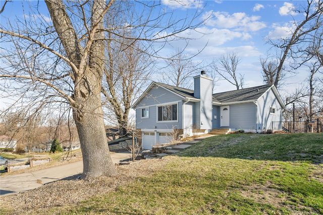 1338 Parkwood Drive SE, Cedar Rapids, IA 52403