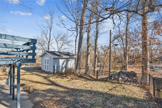 1338 Parkwood Drive SE, Cedar Rapids, IA 52403