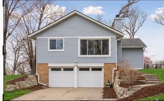 1338 Parkwood Drive SE, Cedar Rapids, IA 52403