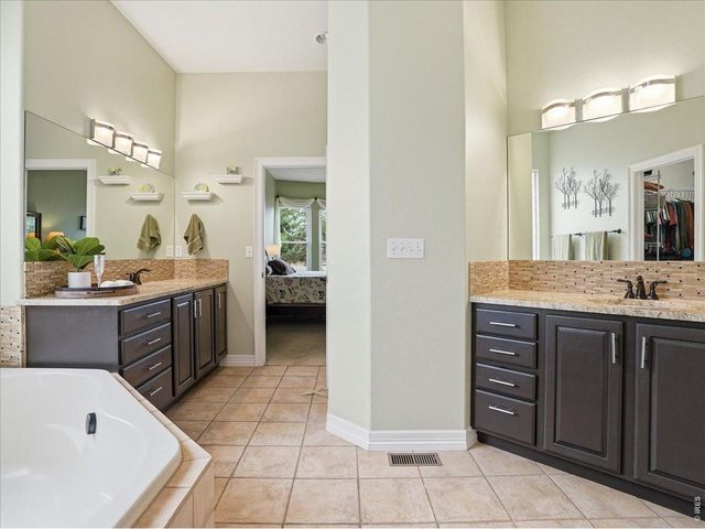 8443 Castaway Dr, Windsor, CO 80528