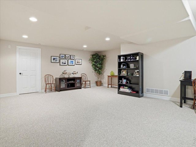 8443 Castaway Dr, Windsor, CO 80528